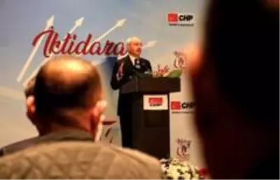 Adana'da CHP'ye yeni üye olanlara rozetlerini Kılıçdaroğlu taktı Adana'da CHP'ye yeni üye olanlara rozetlerini Kılıçdaroğlu taktı
