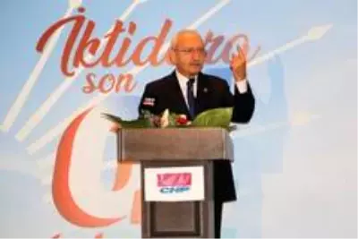 Adana'da CHP'ye yeni üye olanlara rozetlerini Kılıçdaroğlu taktı Adana'da CHP'ye yeni üye olanlara rozetlerini Kılıçdaroğlu taktı