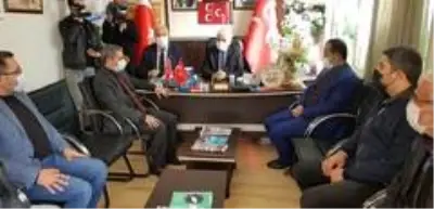 AK Parti'den MHP'ye 'hayırlı olsun' ziyareti AK Parti'den MHP'ye 'hayırlı olsun' ziyareti