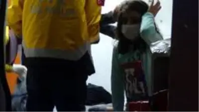 Son dakika haber | Anne eli...Yaralı anne kendi acısını unuttu çocuğunu böyle teselli etti Son dakika haber | Anne eli...Yaralı anne kendi acısını unuttu çocuğunu böyle teselli etti