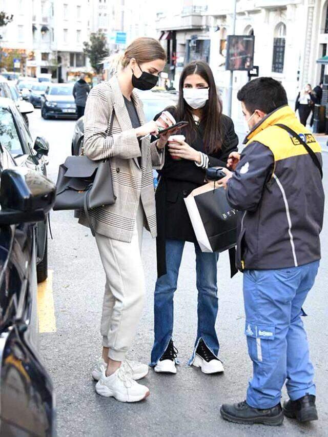 Aracını otoparka bırakan Yasemin Şefkatli geçmiş dönem borcunu öğrenince şaşıp kaldı Aracını otoparka bırakan Yasemin Şefkatli geçmiş dönem borcunu öğrenince şaşıp kaldı