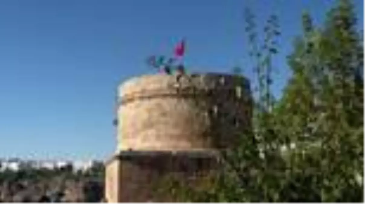 Arkeolojik kazıda buz fabrikası kalıntıları ortaya çıkarıldı