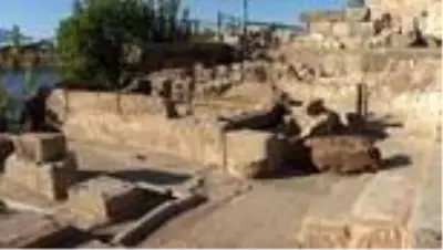 Arkeolojik kazıda buz fabrikası kalıntıları ortaya çıkarıldı Arkeolojik kazıda buz fabrikası kalıntıları ortaya çıkarıldı