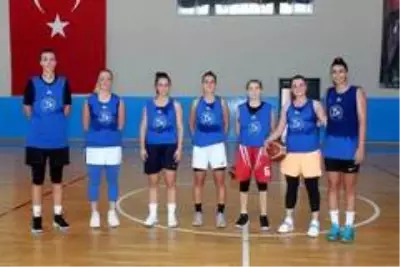 Avrupa Ligi temsilcisi İzmit Belediyespor'a Covid-19 şoku Avrupa Ligi temsilcisi İzmit Belediyespor'a Covid-19 şoku