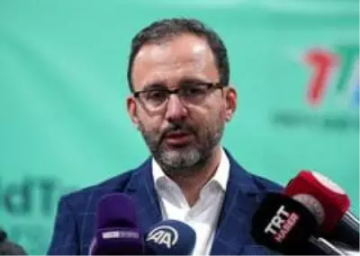 Bakan Kasapoğlu, 'Prof. Dr. Cemil Taşçıoğlu Tenis Turnuvası' ödül törenine katıldı Bakan Kasapoğlu, 'Prof. Dr. Cemil Taşçıoğlu Tenis Turnuvası' ödül törenine katıldı