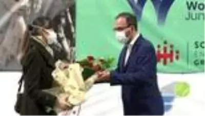 Bakan Kasapoğlu, 'Prof. Dr. Cemil Taşçıoğlu Tenis Turnuvası' ödül törenine katıldı Bakan Kasapoğlu, 'Prof. Dr. Cemil Taşçıoğlu Tenis Turnuvası' ödül törenine katıldı