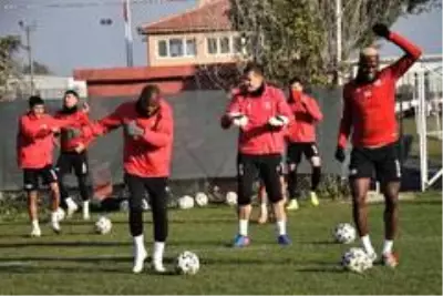 Balıkesir derbisine korona darbesi Balıkesir derbisine korona darbesi