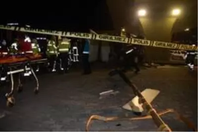 Devrilen tırın sürücüsü hayatını kaybetti Devrilen tırın sürücüsü hayatını kaybetti