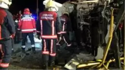 Devrilen tırın sürücüsü hayatını kaybetti Devrilen tırın sürücüsü hayatını kaybetti
