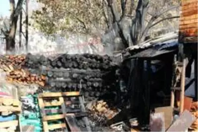 Son dakika! Başkent'te odun deposundaki yangın korkuttu Son dakika! Başkent'te odun deposundaki yangın korkuttu