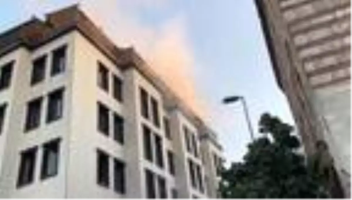 Beyazıt'ta otel inşaatında yangın (2)