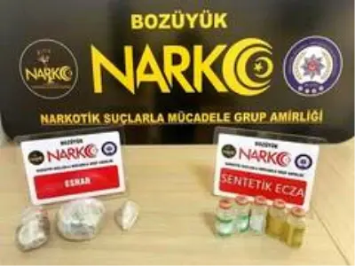 Bilecik'te durdurulan araç içinde uyuşturucu madde ele geçirildi Bilecik'te durdurulan araç içinde uyuşturucu madde ele geçirildi