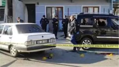 Bursa'da silahların çekildiği kavgada 4 kişi yaralandı Bursa'da silahların çekildiği kavgada 4 kişi yaralandı
