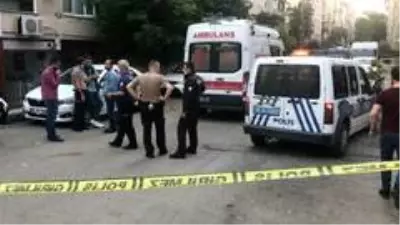 Cezaevi önündeki cinayet anı kameraya böyle yansıdı Cezaevi önündeki cinayet anı kameraya böyle yansıdı
