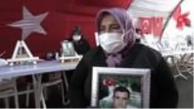 DİYARBAKIR - Diyarbakır annelerinin evlat nöbeti sürüyor DİYARBAKIR - Diyarbakır annelerinin evlat nöbeti sürüyor