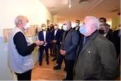 Kadırga Sanat Galerileri 'Ebru Sanatının Son 500 Yılı' sergisiyle açıldı Kadırga Sanat Galerileri 'Ebru Sanatının Son 500 Yılı' sergisiyle açıldı