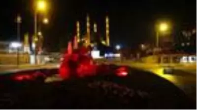 Edirne'de sokağa çıkma kısıtlaması başladı, kent sessizliğe büründü Edirne'de sokağa çıkma kısıtlaması başladı, kent sessizliğe büründü