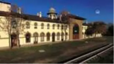 Eski tren garı hazan mevsiminde fotoğraf tutkunlarının uğrak yeri oluyor Eski tren garı hazan mevsiminde fotoğraf tutkunlarının uğrak yeri oluyor