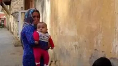 Evi yanan Suriyeli kadının imdadına İHA muhabirleri koştu Evi yanan Suriyeli kadının imdadına İHA muhabirleri koştu