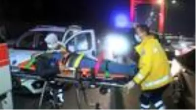 FSM Köprüsü'ndeki trafik kazasında 3 kişi yaralandı FSM Köprüsü'ndeki trafik kazasında 3 kişi yaralandı