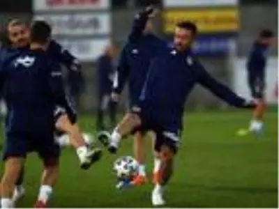 Fenerbahçe, derbi için kampa girdi Fenerbahçe, derbi için kampa girdi
