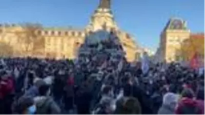 Son dakika haberi | Fransa'da güvenlik yasa tasarısı ve polis şiddeti protestosu Son dakika haberi | Fransa'da güvenlik yasa tasarısı ve polis şiddeti protestosu