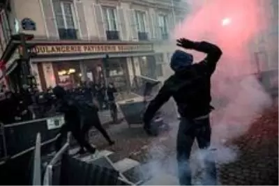 Son dakika haberi | Fransa'daki protestolar devam ediyor Son dakika haberi | Fransa'daki protestolar devam ediyor