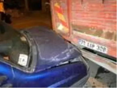 Freni boşalan kamyon 4 araca çarptı Freni boşalan kamyon 4 araca çarptı