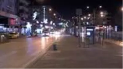 Kovid-19 tedbirleri kapsamında sokağa çıkma kısıtlaması başladı Kovid-19 tedbirleri kapsamında sokağa çıkma kısıtlaması başladı