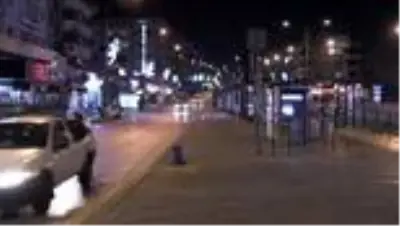 Kovid-19 tedbirleri kapsamında sokağa çıkma kısıtlaması başladı Kovid-19 tedbirleri kapsamında sokağa çıkma kısıtlaması başladı