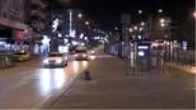 Kovid-19 tedbirleri kapsamında sokağa çıkma kısıtlaması başladı Kovid-19 tedbirleri kapsamında sokağa çıkma kısıtlaması başladı