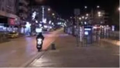 Kovid-19 tedbirleri kapsamında sokağa çıkma kısıtlaması başladı Kovid-19 tedbirleri kapsamında sokağa çıkma kısıtlaması başladı
