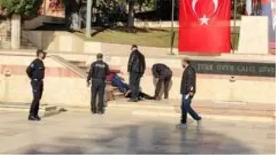 Genç yaşta kocası tarafından katledilen Cemil gözyaşları ile defnedildi Genç yaşta kocası tarafından katledilen Cemil gözyaşları ile defnedildi