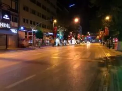 Hafta sonu kısıtlaması Malatya'yı sessizliğe bürüdü Hafta sonu kısıtlaması Malatya'yı sessizliğe bürüdü
