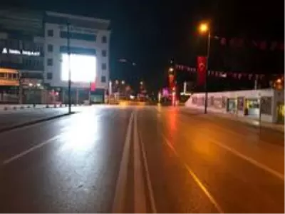 Hafta sonu kısıtlaması Malatya'yı sessizliğe bürüdü Hafta sonu kısıtlaması Malatya'yı sessizliğe bürüdü