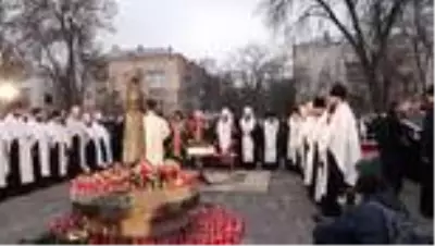 Holodomor trajedisinin kurbanları anıldı Holodomor trajedisinin kurbanları anıldı