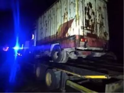 Hurda belgeli kamyoneti çalarken yakalandı Hurda belgeli kamyoneti çalarken yakalandı