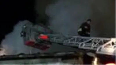 Son dakika... İnşaat firmasının deposunda çıkan yangın, 2 saatte söndürüldü Son dakika... İnşaat firmasının deposunda çıkan yangın, 2 saatte söndürüldü