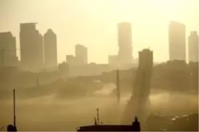 İstanbul'da sis etkili oldu İstanbul'da sis etkili oldu