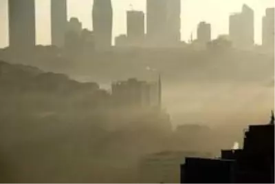 İstanbul'da sis etkili oldu İstanbul'da sis etkili oldu