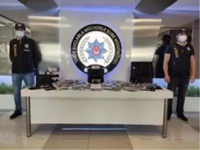 Son dakika haber... İstanbul'da yasa dışı bahis operasyonu: 1 milyon 360 bin TL ele geçirildi Son dakika haber... İstanbul'da yasa dışı bahis operasyonu: 1 milyon 360 bin TL ele geçirildi