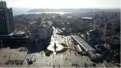 İstiklal Caddesi'nde hafta sonu yoğunluğu İstiklal Caddesi'nde hafta sonu yoğunluğu