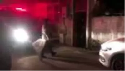 İtfaiye ekiplerinin kedi kurtarma operasyonu sonuçsuz kaldı İtfaiye ekiplerinin kedi kurtarma operasyonu sonuçsuz kaldı
