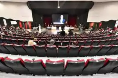 İzmir Büyükşehir Belediyesinin 2021 yılı bütçesi 9 milyar TL İzmir Büyükşehir Belediyesinin 2021 yılı bütçesi 9 milyar TL