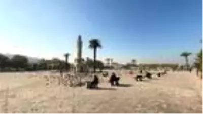 İzmirliler güzel havaya rağmen evde kaldı İzmirliler güzel havaya rağmen evde kaldı
