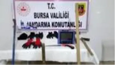 Son dakika gündem: İznik'te kaçak kazı yapan 5 şüpheli yakalandı Son dakika gündem: İznik'te kaçak kazı yapan 5 şüpheli yakalandı