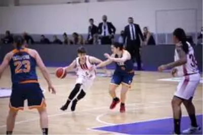 Kadınlar Basketbol Süper Ligi: Elazığ İl Özel İdare: 73 ÇBK Mersin Yenişehir Belediyesi: 92 Kadınlar Basketbol Süper Ligi: Elazığ İl Özel İdare: 73 ÇBK Mersin Yenişehir Belediyesi: 92