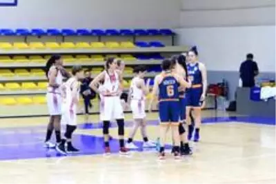Kadınlar Basketbol Süper Ligi: Elazığ İl Özel İdare: 73 ÇBK Mersin Yenişehir Belediyesi: 92 Kadınlar Basketbol Süper Ligi: Elazığ İl Özel İdare: 73 ÇBK Mersin Yenişehir Belediyesi: 92