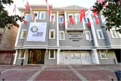 Kadırga Sanat Galerileri 'Ebru Sanatının Son 500 Yılı' sergisiyle açıldı Kadırga Sanat Galerileri 'Ebru Sanatının Son 500 Yılı' sergisiyle açıldı