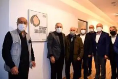 Kadırga Sanat Galerileri 'Ebru Sanatının Son 500 Yılı' sergisiyle açıldı Kadırga Sanat Galerileri 'Ebru Sanatının Son 500 Yılı' sergisiyle açıldı